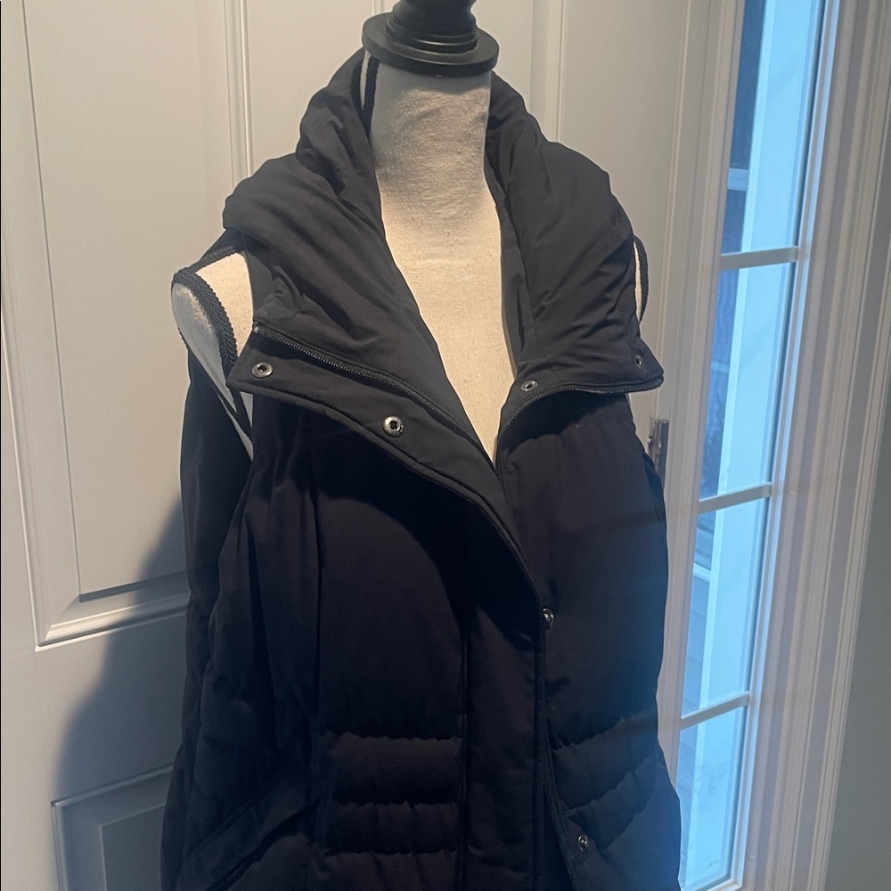 Women's Black Puffer Vest LANDS END BLACK BUTTON HOODED TUNIC LENGTH VEST - Picture 2 of 7
